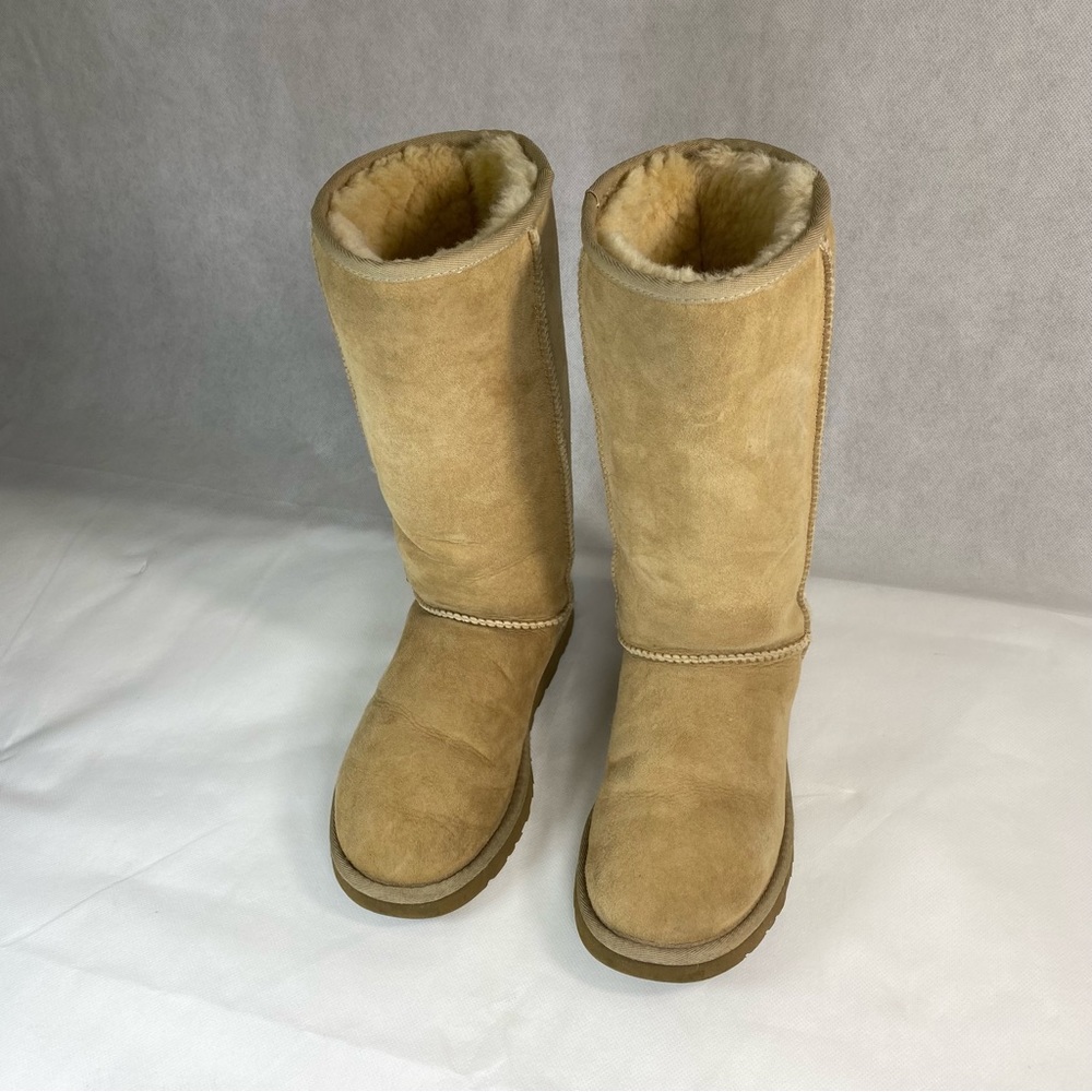 Tall classic uggs size 7